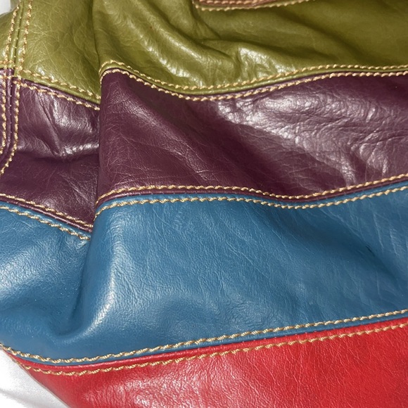 Beautiful Large Axcess Purse Multiple Colors - Picture 6 of 6